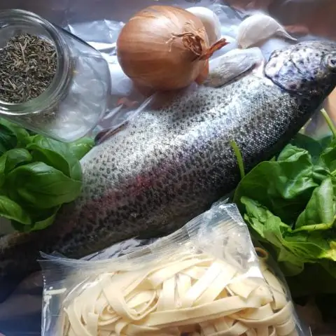 Форель с семгой и зеленью