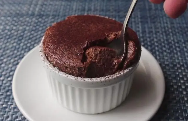 Шоколадное суфле с черным шоколадом и коровьим молоком